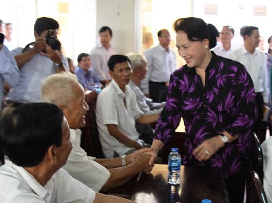 Chủ tịch Quốc hội Nguyễn Thị Kim Ngân tiếp xúc cử tri tại thành phố Cần Thơ