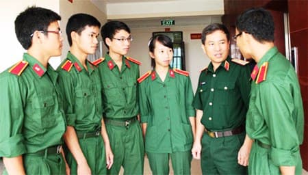 Bài 3: Đổi mới chính sách tiền lương quân đội