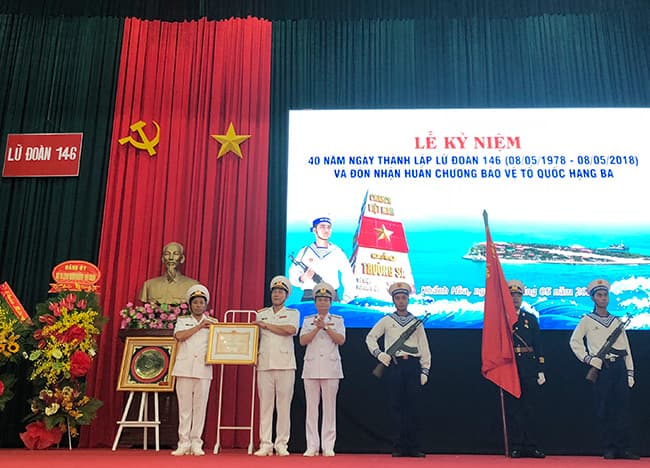 Lữ đoàn 146 đón nhận Huân chương Bảo vệ Tổ quốc hạng Ba
