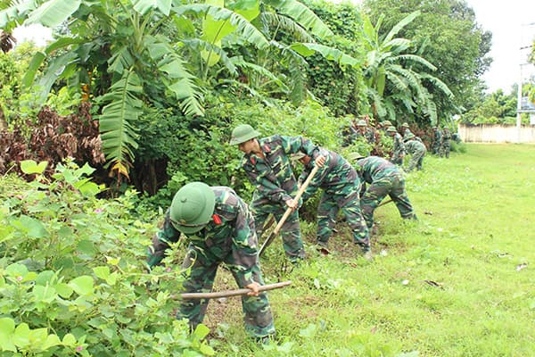 Quân khu 9 tăng cường công tác phòng, chống dịch bệnh mùa hè cho bộ đội