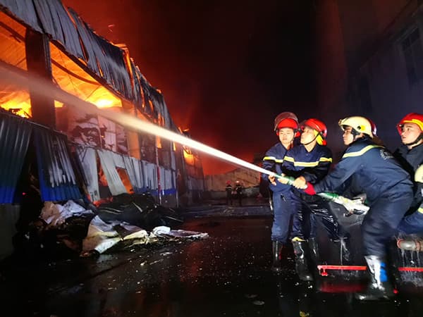 Cháy lớn tại khu công nghiệp Vĩnh Lộc, TP Hồ Chí Minh