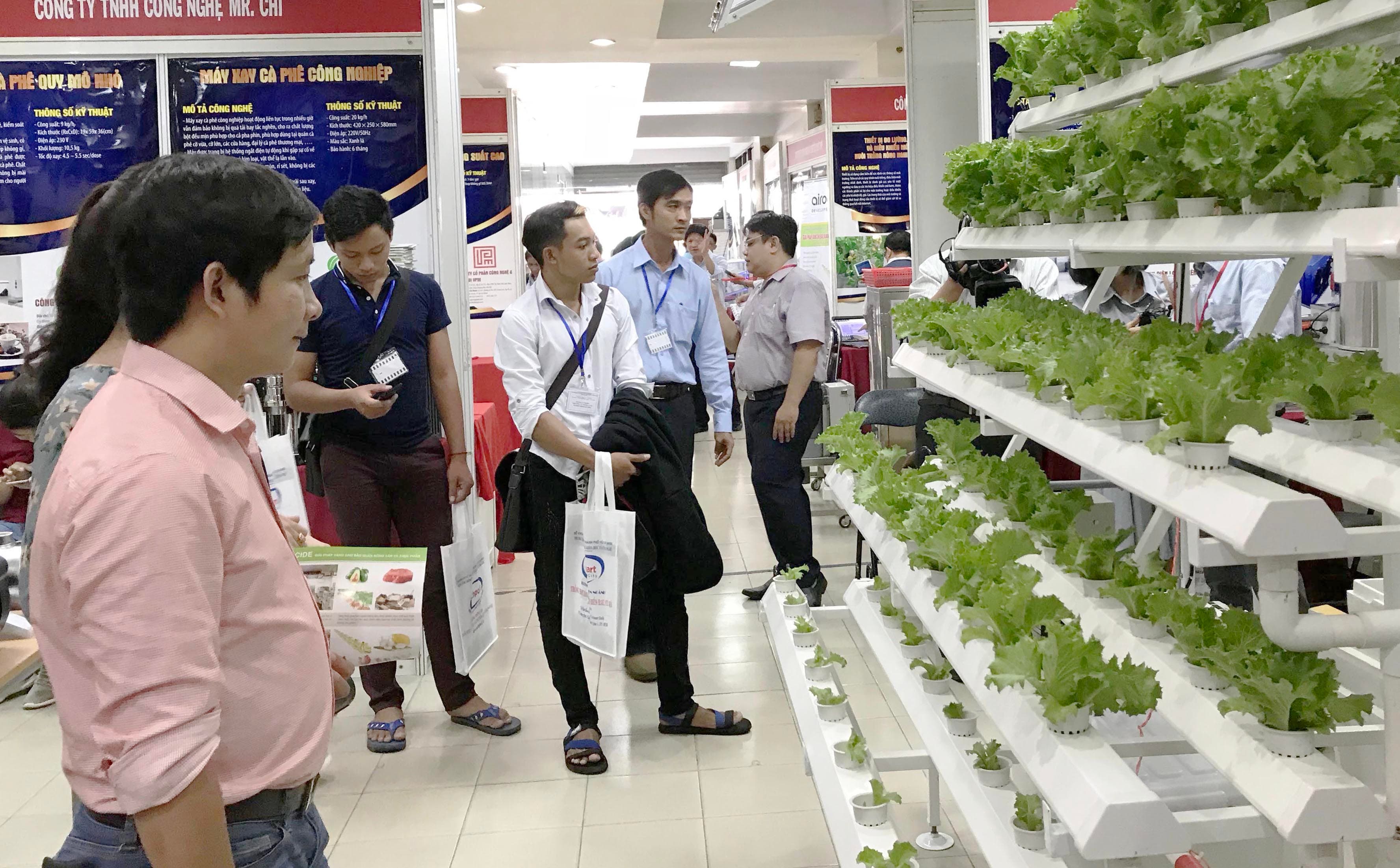 Khai mạc hội chợ công nghệ chuyên ngành nông nghiệp