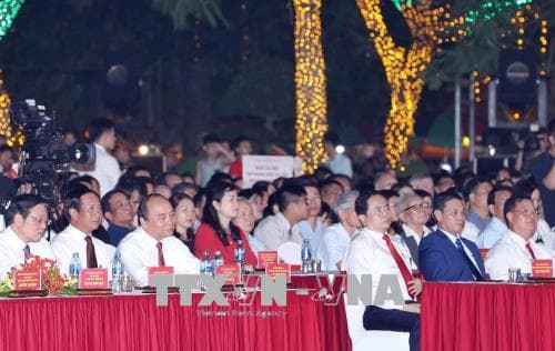 Thủ tướng Chính phủ Nguyễn Xuân Phúc dự khai mạc Lễ hội Hoa Phượng đỏ 2018