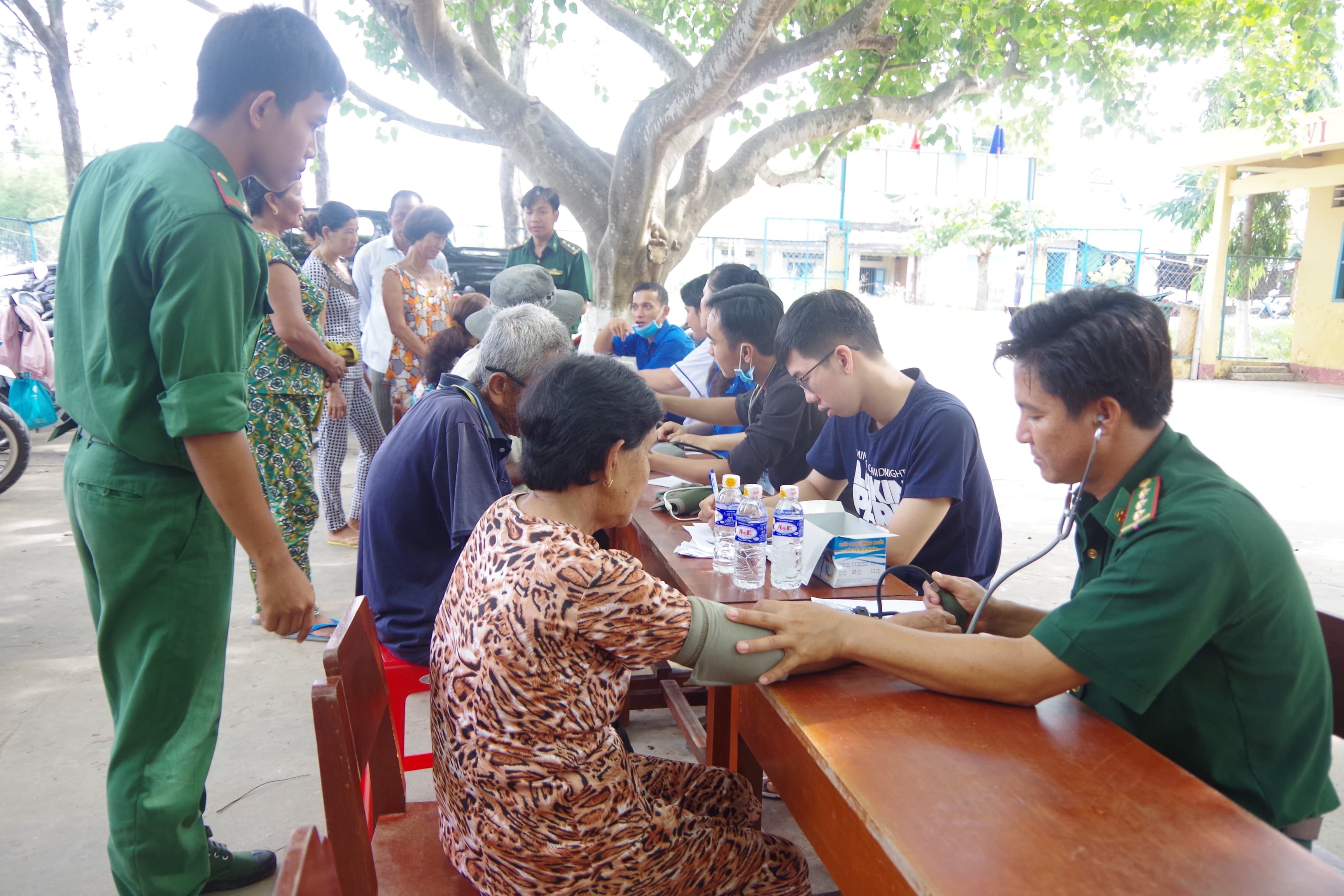 BĐBP tỉnh Sóc Trăng khám bệnh, cấp phát thuốc miễn phí cho người nghèo