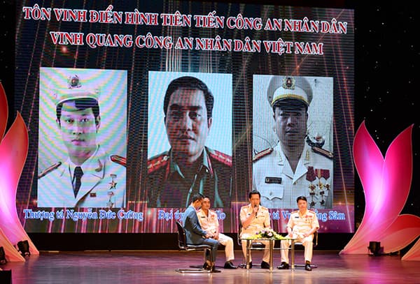 Tôn vinh 35 điển hình tiên tiến Công an nhân dân