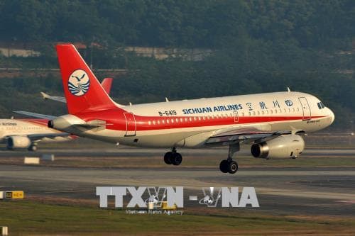 Một máy bay Trung Quốc phải hạ cánh khẩn cấp