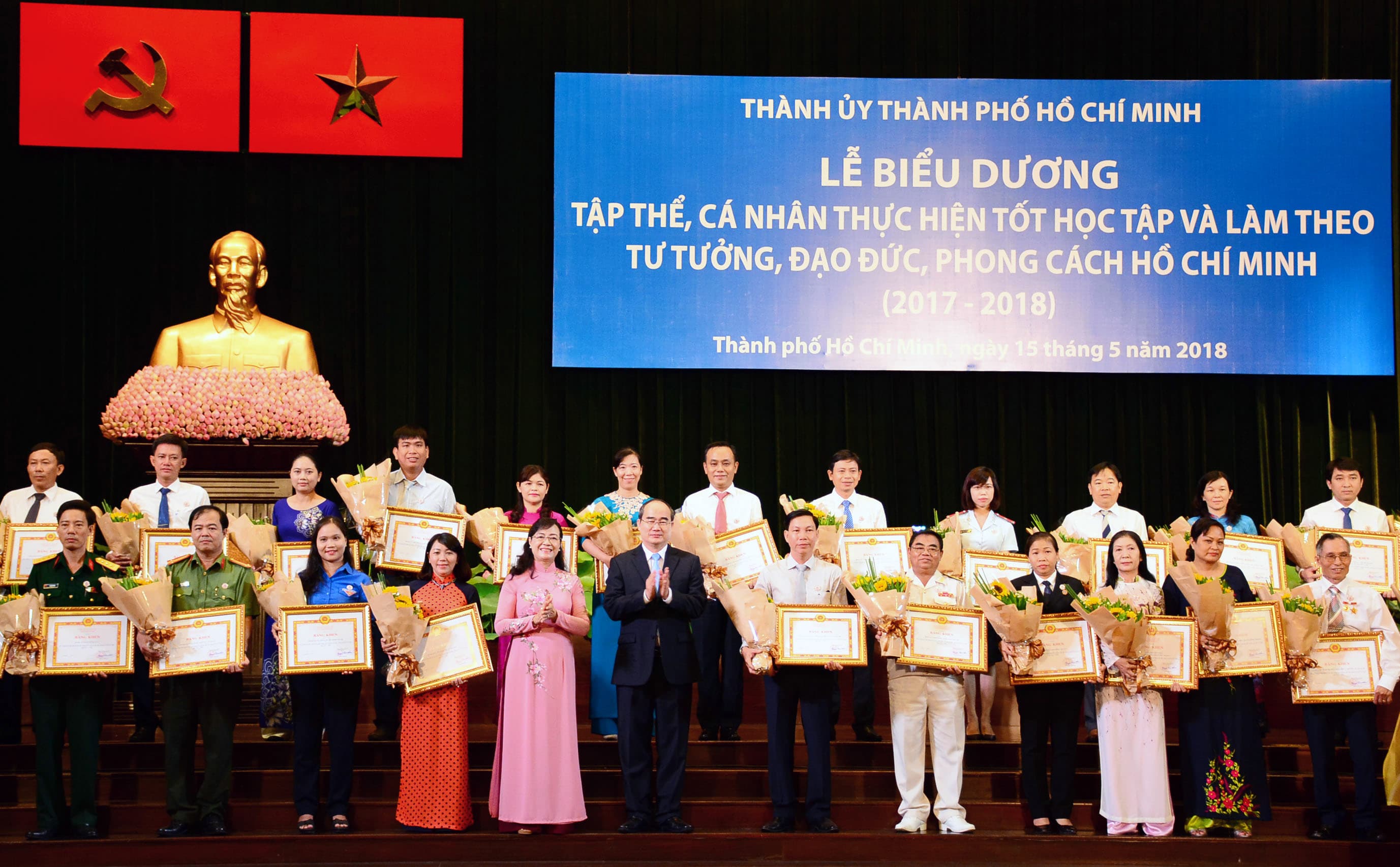 TP Hồ Chí Minh biểu dương các điển hình học tập và làm theo Bác