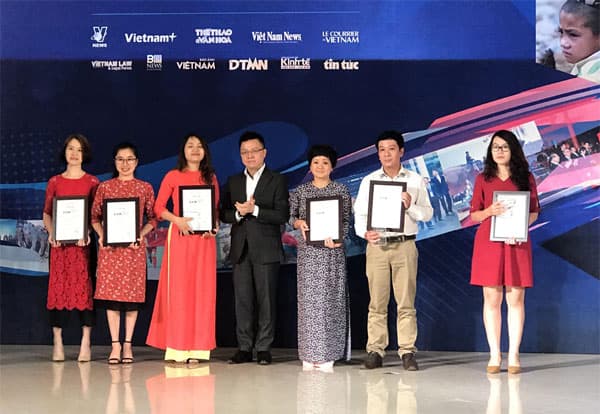 Thông tấn xã Việt Nam trao Giải thưởng báo chí năm 2017