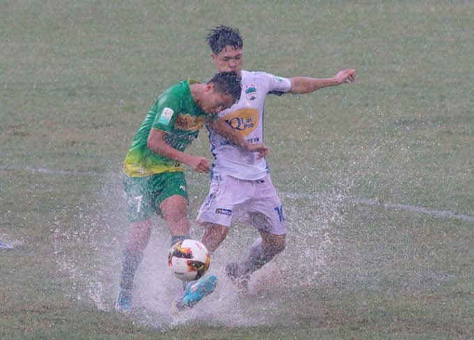 Vòng 8 V-League 2018: Hà Nội FC bỏ xa Than Quảng Ninh trên bảng xếp hạng