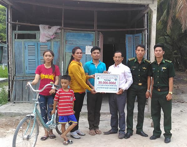 Khởi công xây dựng 2 căn nhà “Mái ấm biên cương” cho học sinh nghèo học giỏi ở An Giang