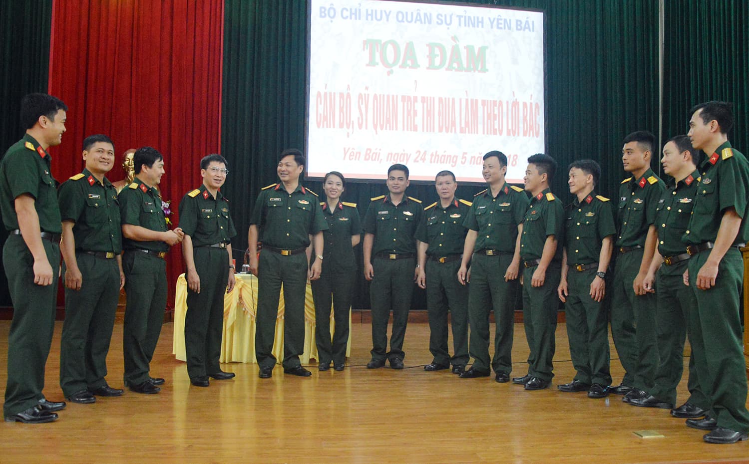 Yên Bái: Tọa đàm “Cán bộ, sĩ quan trẻ thi đua làm theo lời Bác”