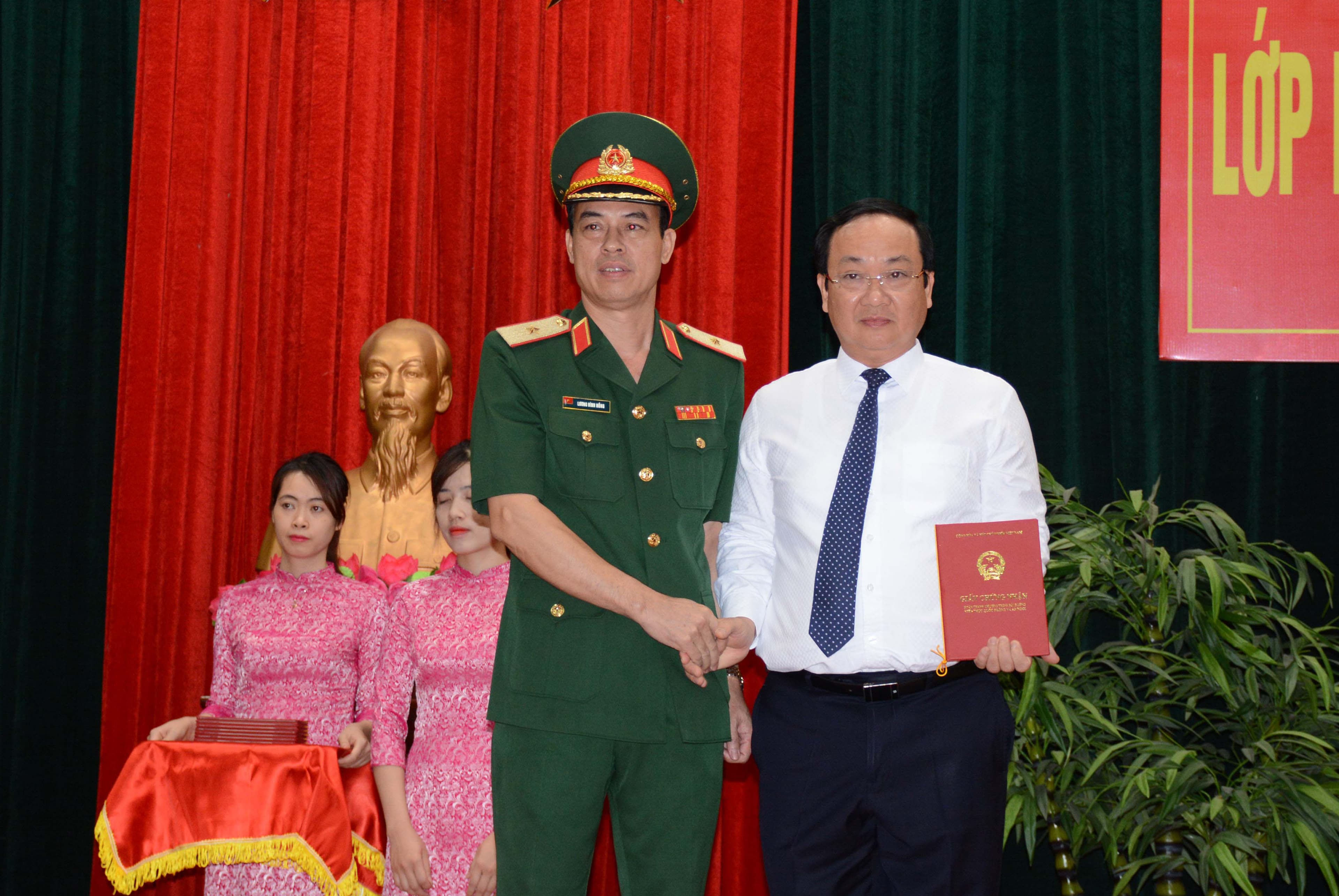 Học viện Quốc phòng bế giảng lớp bồi dưỡng kiến thức quốc phòng, an ninh khóa 70