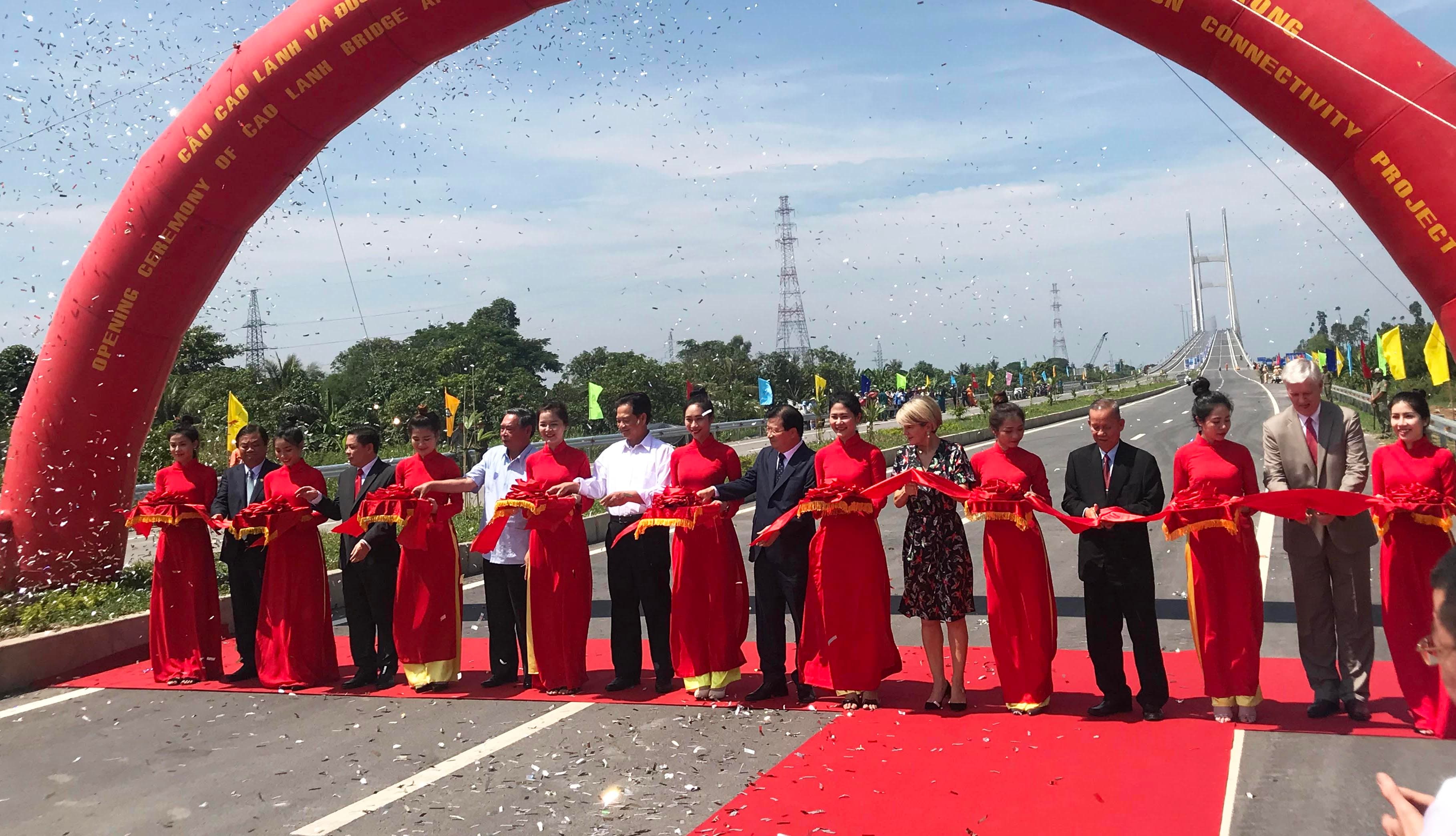 Khánh thành và thông xe cầu Cao Lãnh