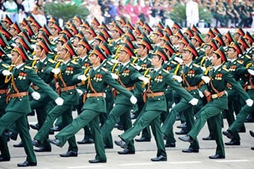 Xây dựng nền quốc phòng toàn dân vững mạnh, tạo nền tảng vững chắc tăng cường sức mạnh quốc phòng