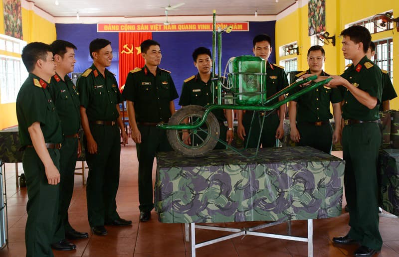 Kiểm tra, nghiệm thu sáng kiến, cải tiến trang thiết bị huấn luyện Hậu cần Trung đoàn 95