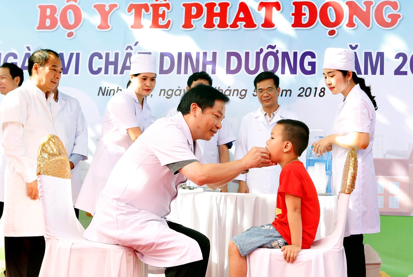 Hôm nay (1-6), hơn 6 triệu trẻ dưới 5 tuổi trên cả nước được uống vitamin A