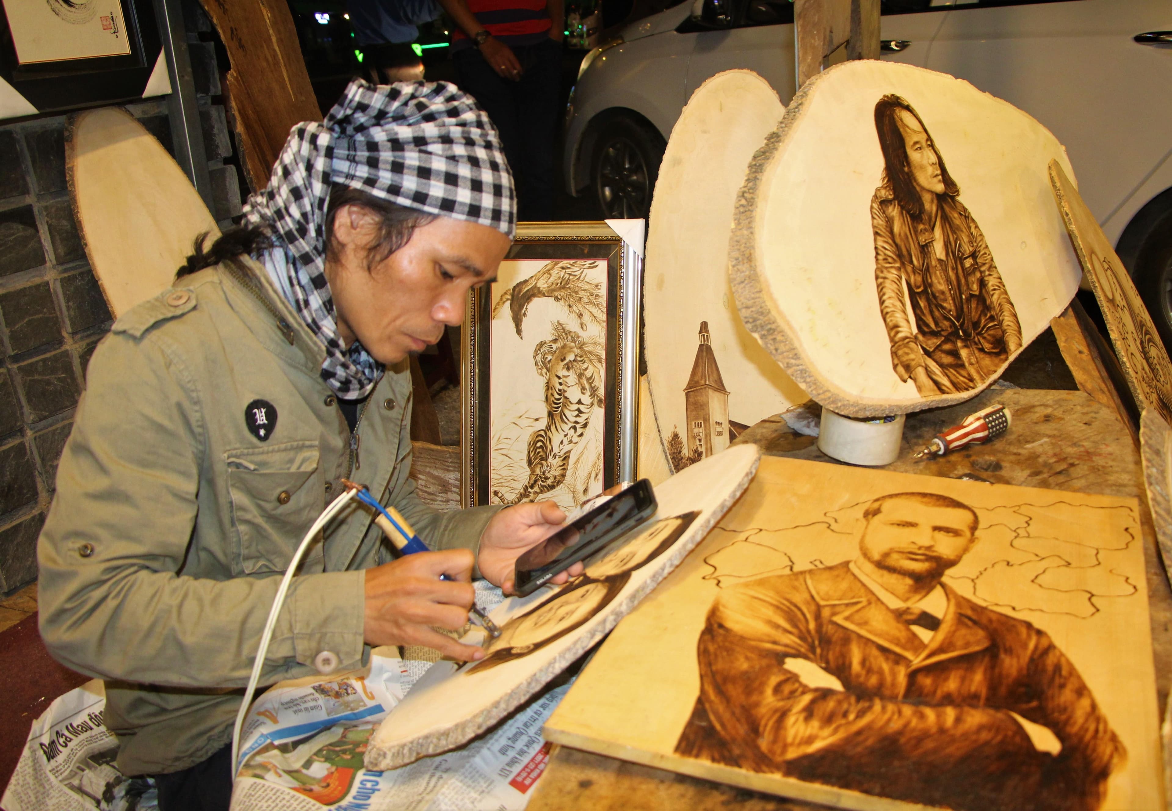 "Giữ lửa" cho tranh bút lửa