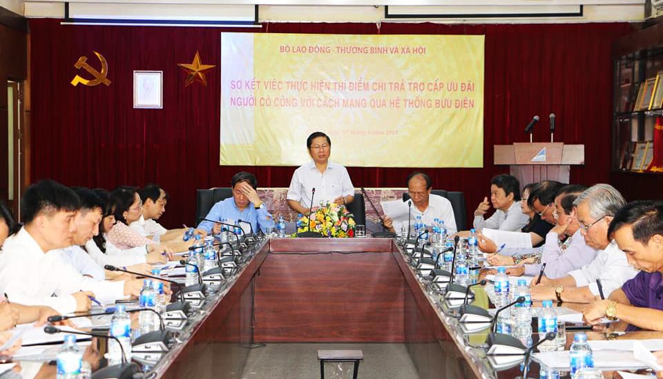 Sơ kết thí điểm chi trả trợ cấp ưu đãi người có công qua bưu điện tại 6 địa phương
