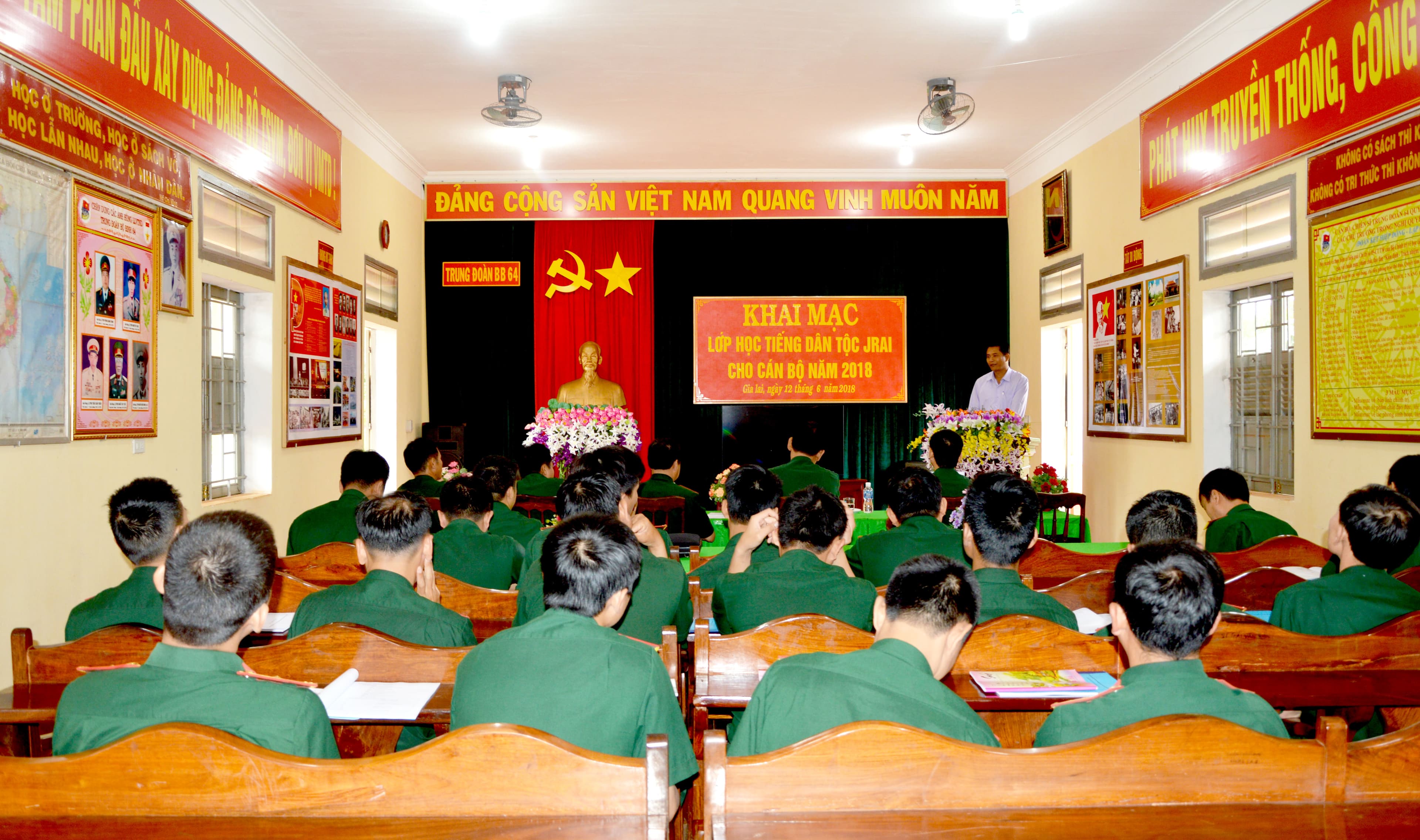 Quân đoàn 3 khai mạc lớp học tiếng Gia Rai cho quân nhân