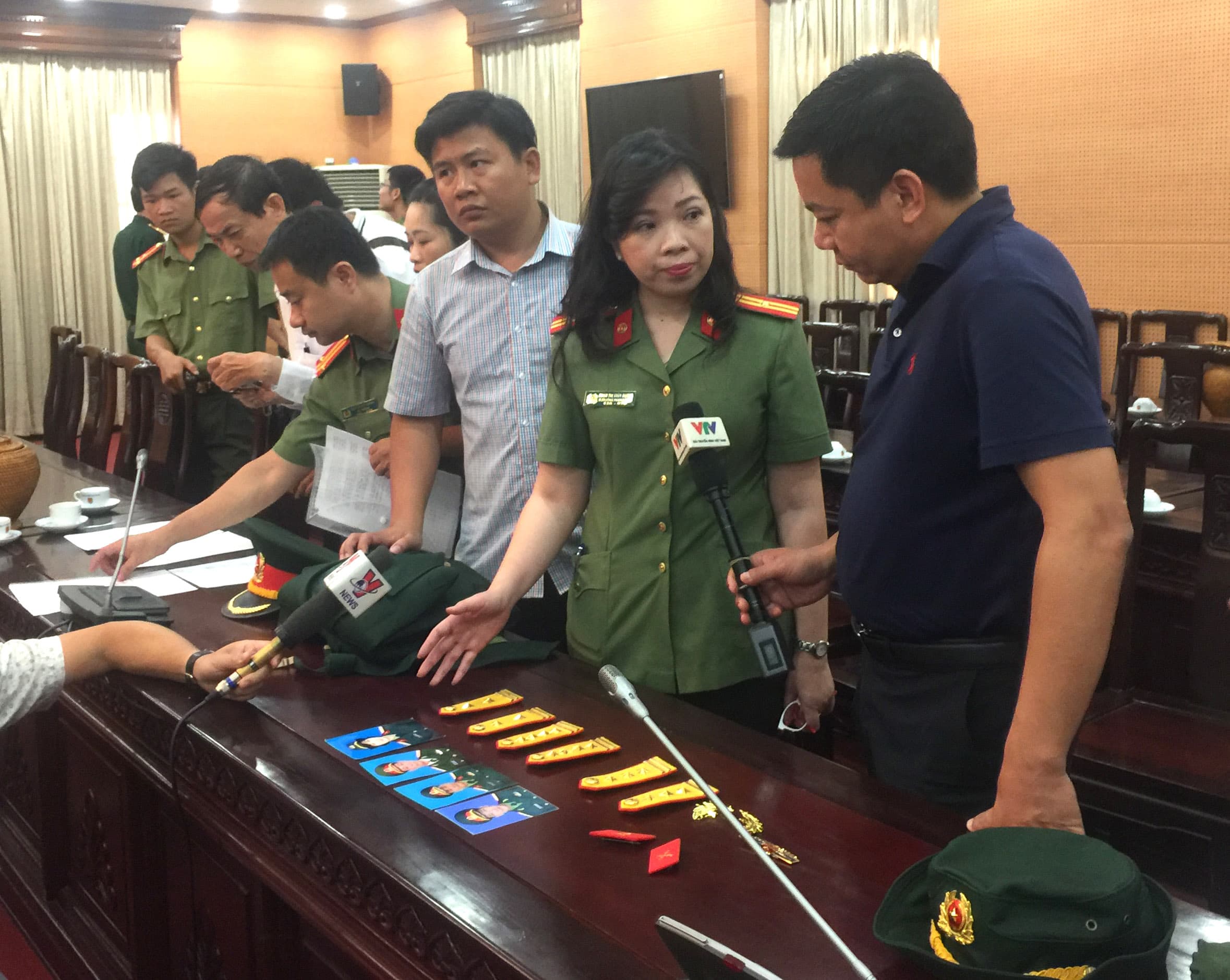 Khởi tố, bắt tạm giam 5 bị can mạo danh cán bộ quân đội lừa đảo chiếm đoạt tài sản