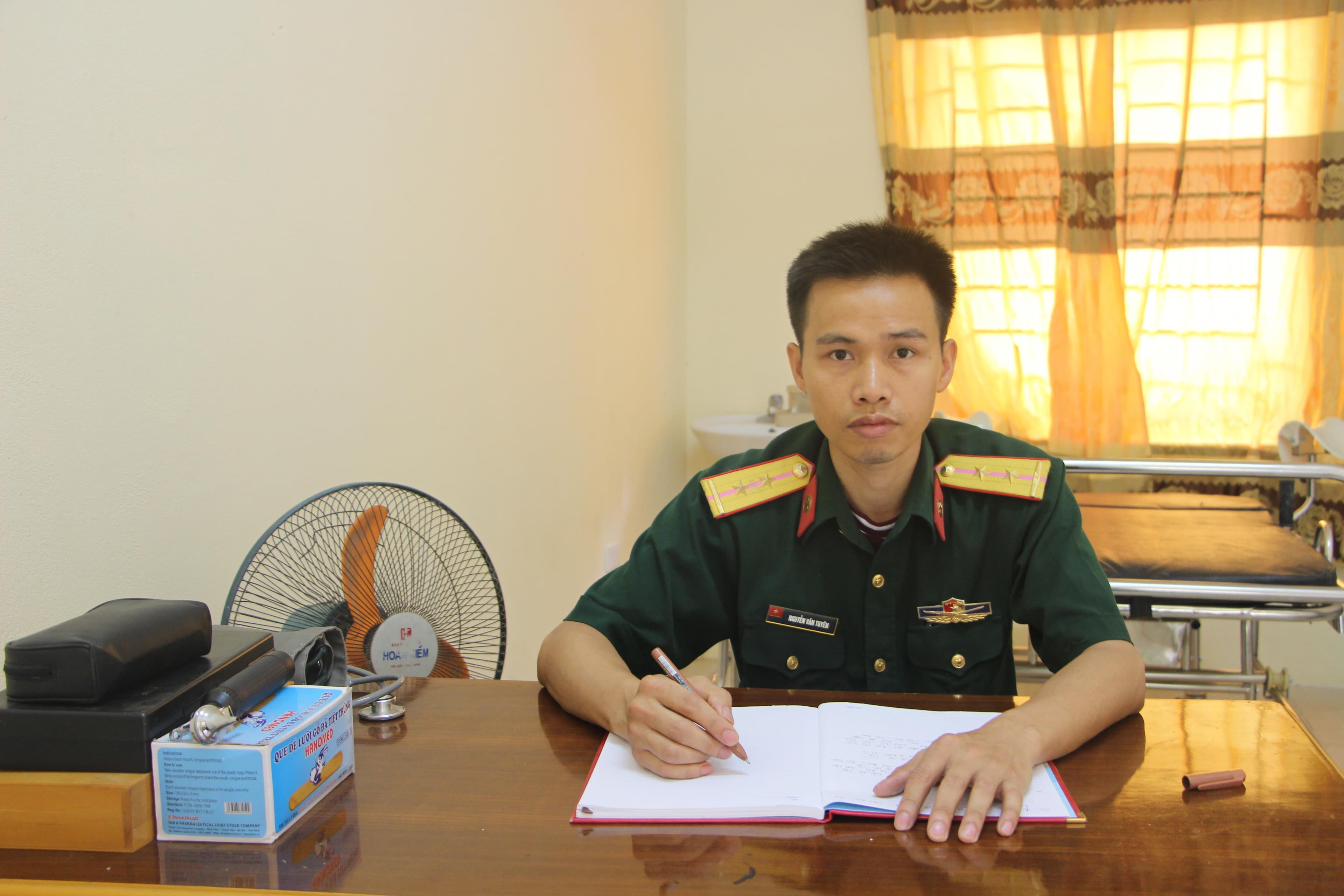 “Ông đỡ” của những đứa trẻ vùng cao