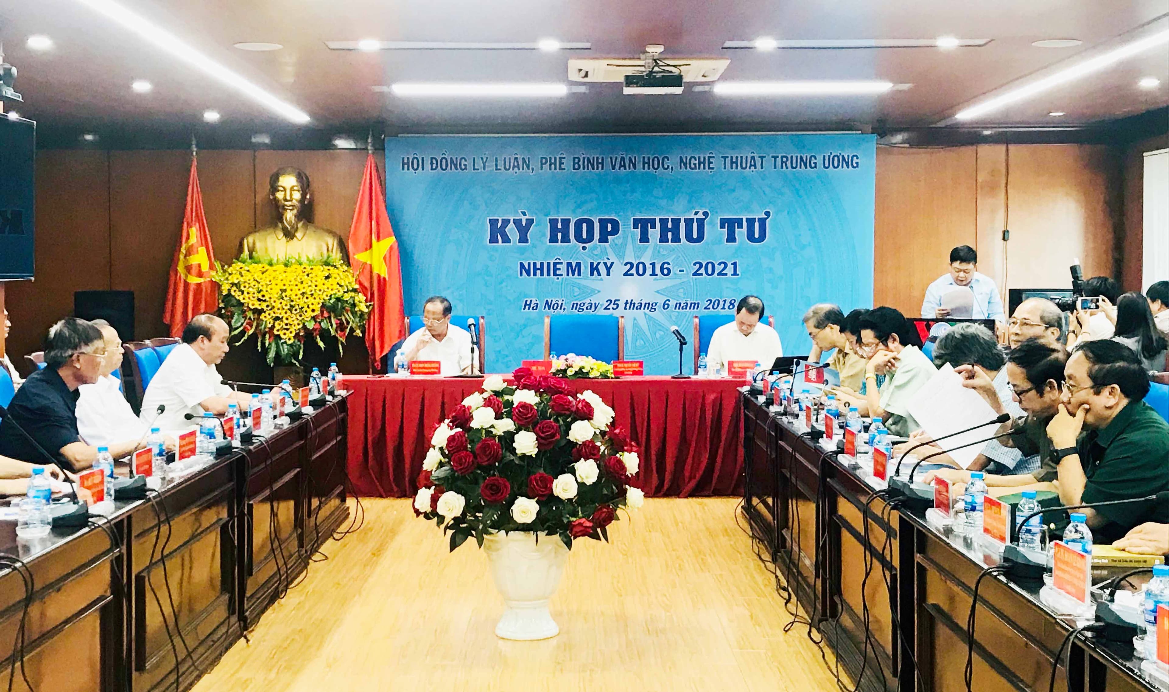 Kỳ họp thứ 4, Hội đồng Lý luận, phê bình văn học, nghệ thuật Trung ương