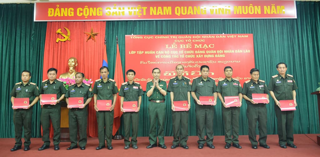 Bế mạc tập huấn nghiệp vụ công tác tổ chức xây dựng Đảng cho quân đội Lào