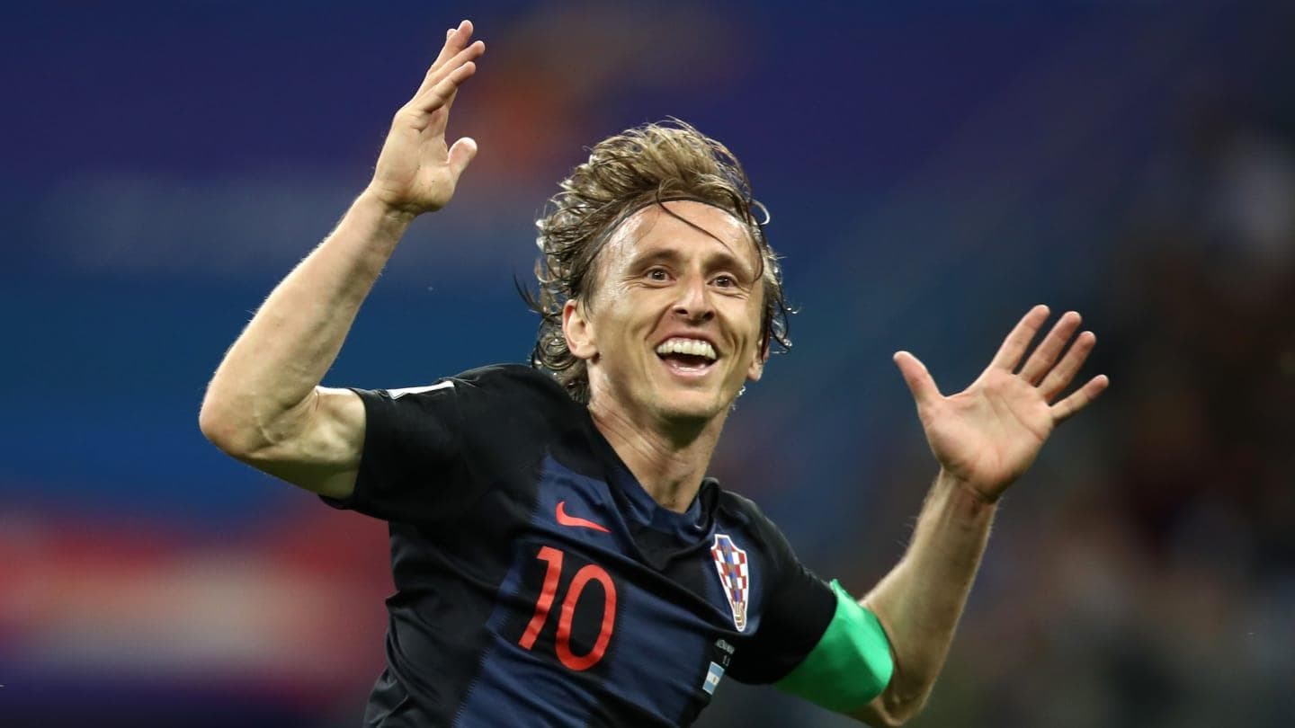 1 giờ, ngày 2-7: Croatia - Đan Mạch:  Công thắng thủ