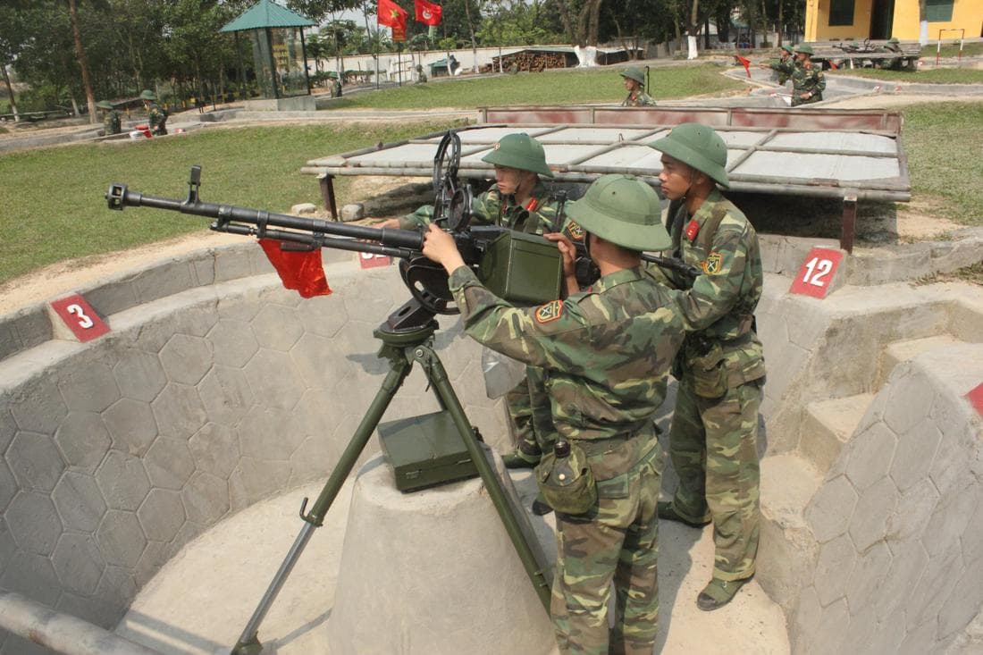 Luyện rèn nghiêm trên trận địa