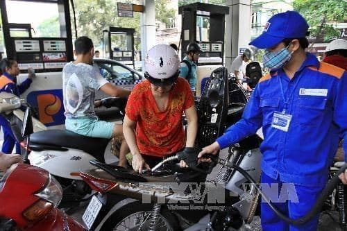 Từ 15 giờ ngày 7-7, giá xăng ổn định, giá dầu tăng