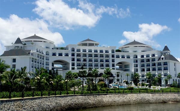 Tráng lệ Vinpearl Hạ Long Bay