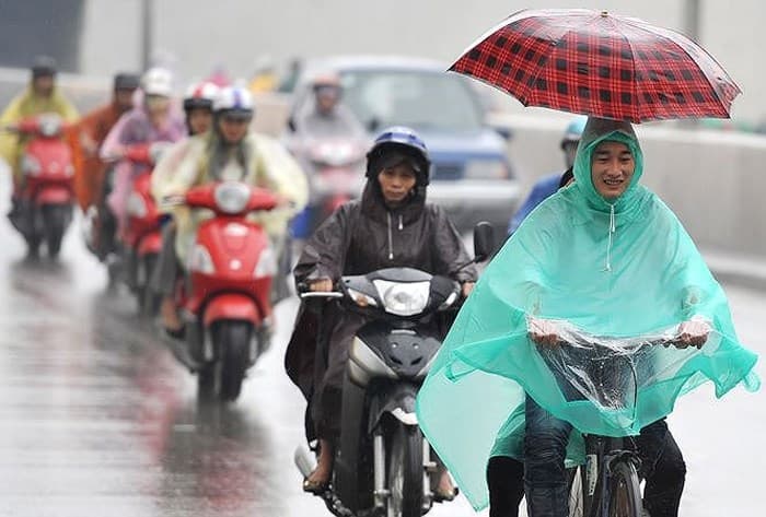 Miền Bắc trời oi bức, miền Nam mưa trên diện rộng