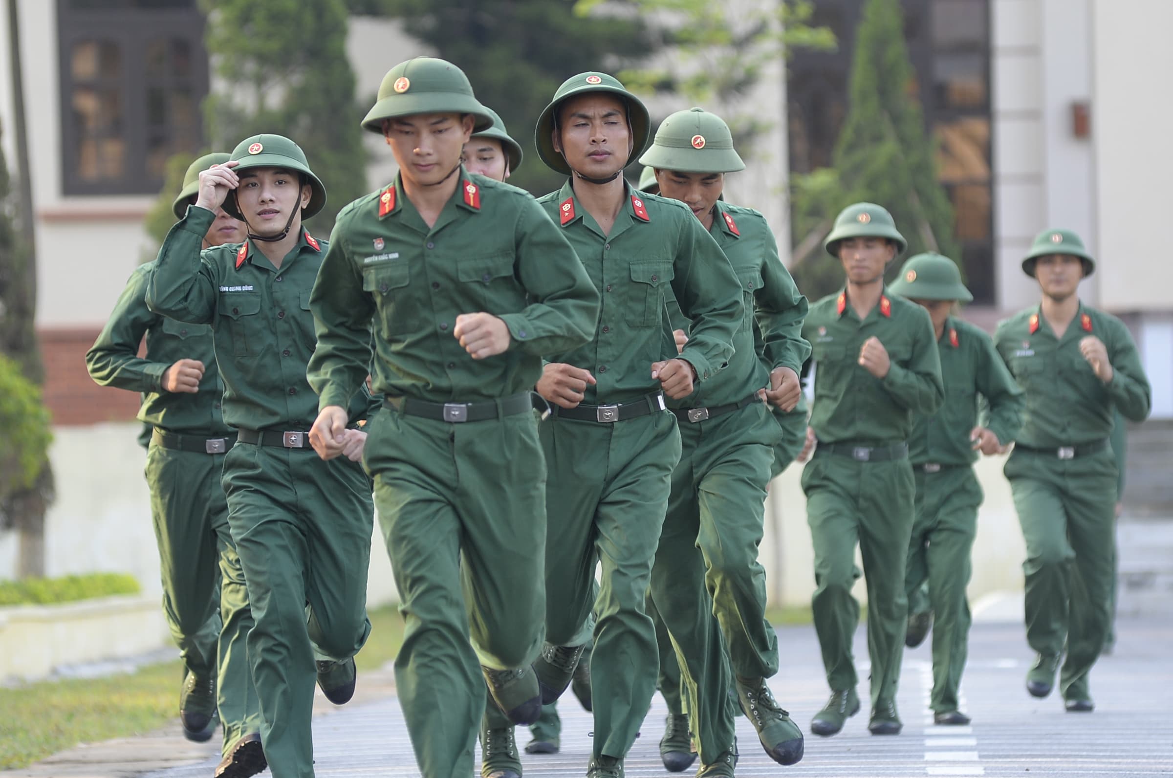 Tập 1: Sao nhập ngũ – Biệt đội chống độc