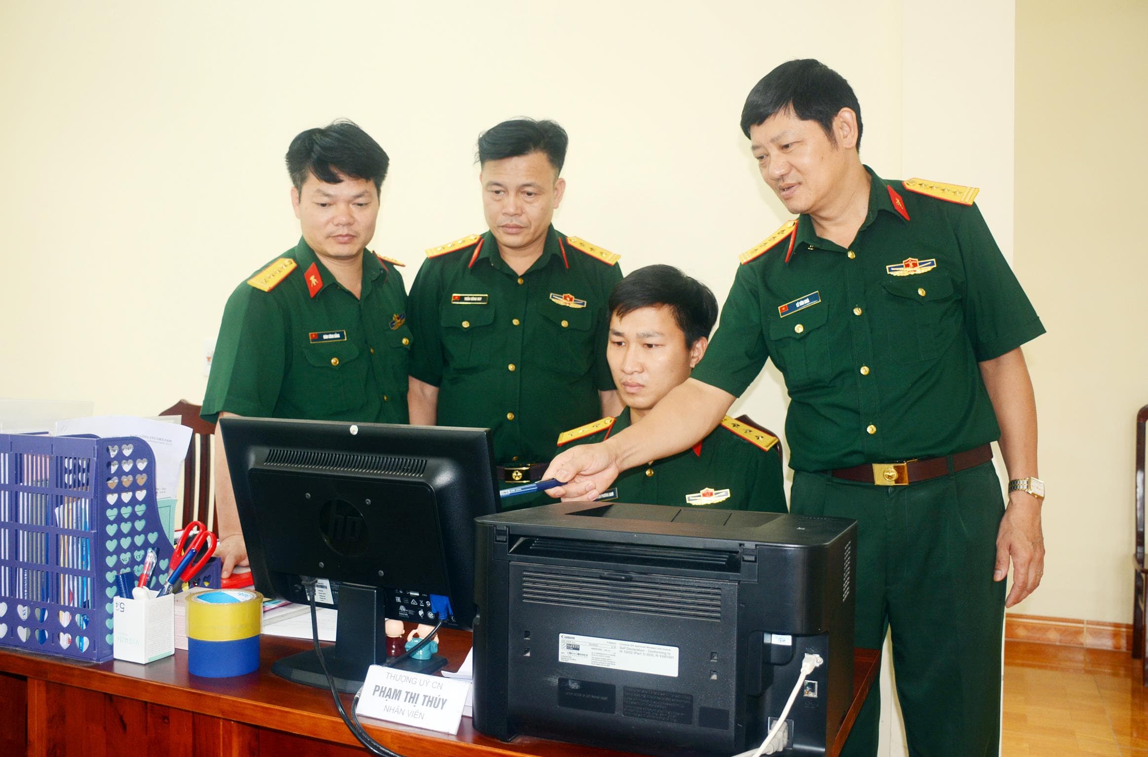 Bài 1: Nói đi đôi với làm, nêu gương về đạo đức