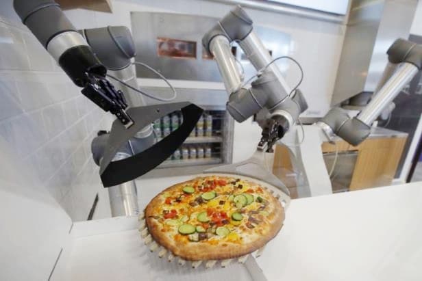 Robot làm pizza tại Pháp