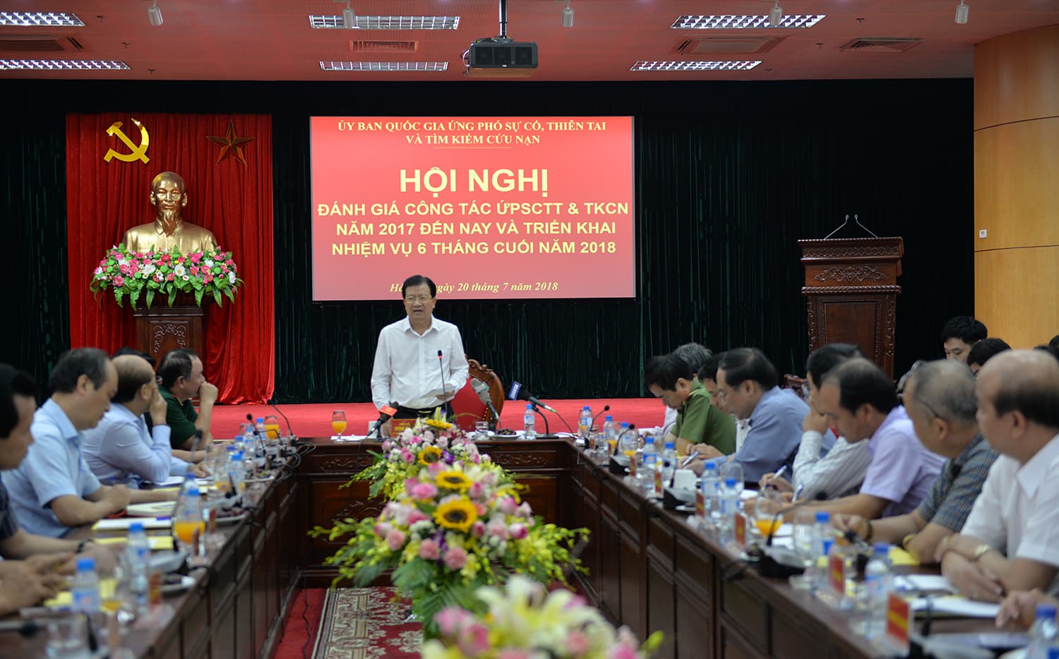Quân đội là lực lượng nòng cốt trong công tác ứng phó thiên tai và tìm kiếm cứu nạn