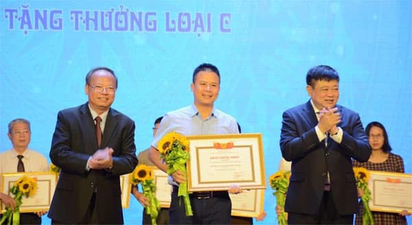 Nỗ lực góp phần xây dựng đời sống văn học nghệ thuật lành mạnh