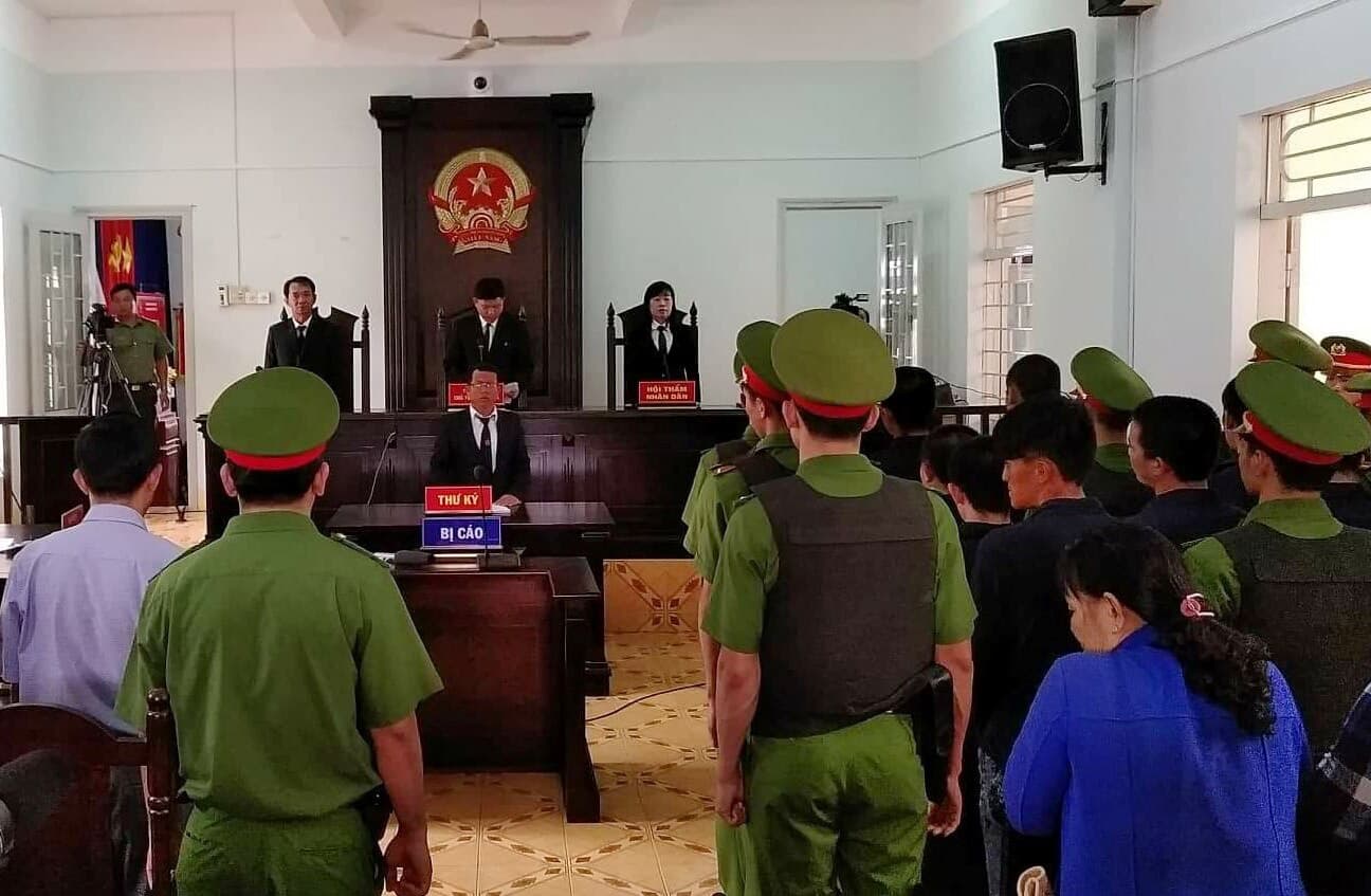 Tuyên phạt 27 năm tù giam đối với các đối tượng gây rối trật tự công cộng tại Bình Thuận