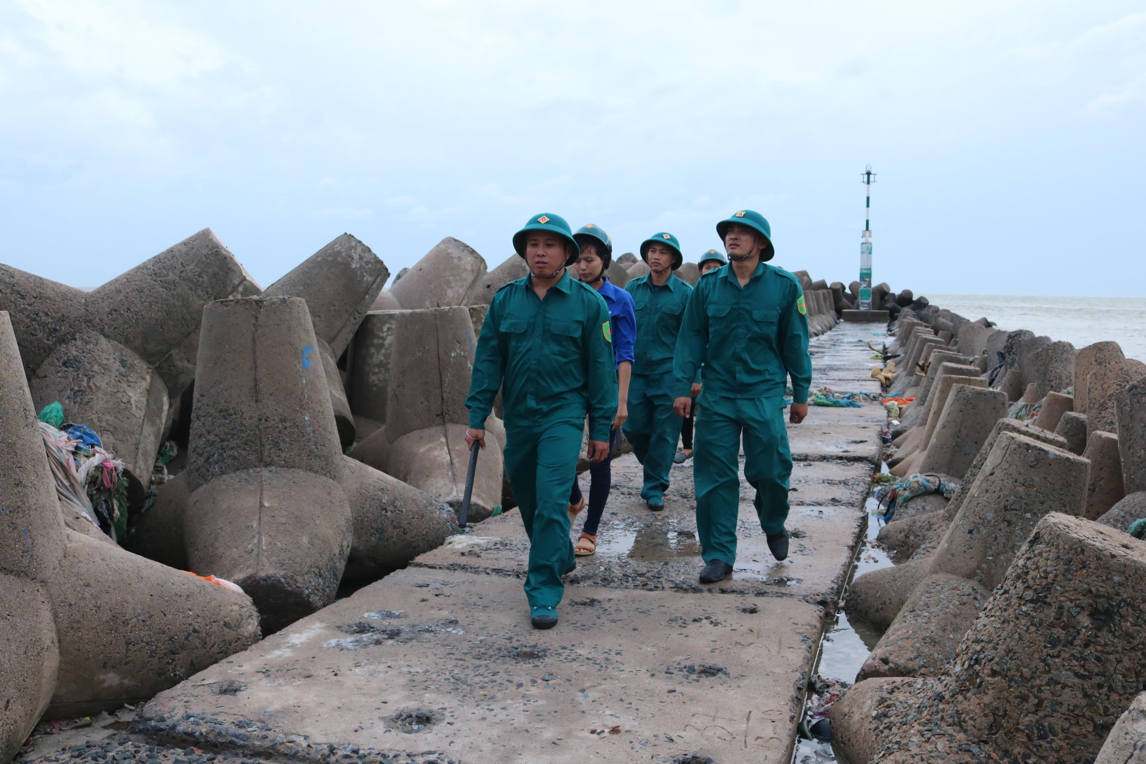 "Sao vuông" Phước Diêm bám biển