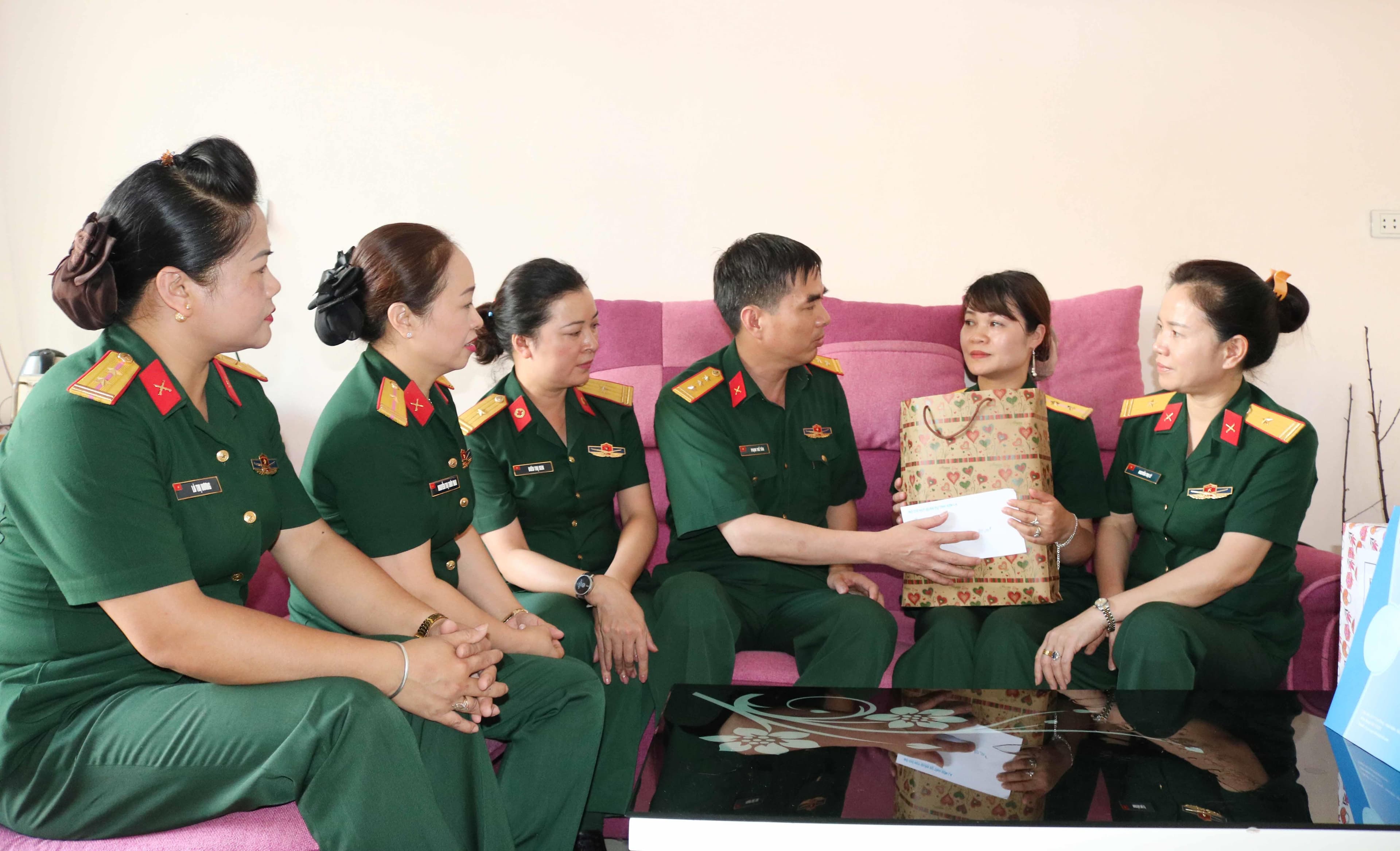 Vượt qua nỗi đau để hoàn thành nhiệm vụ