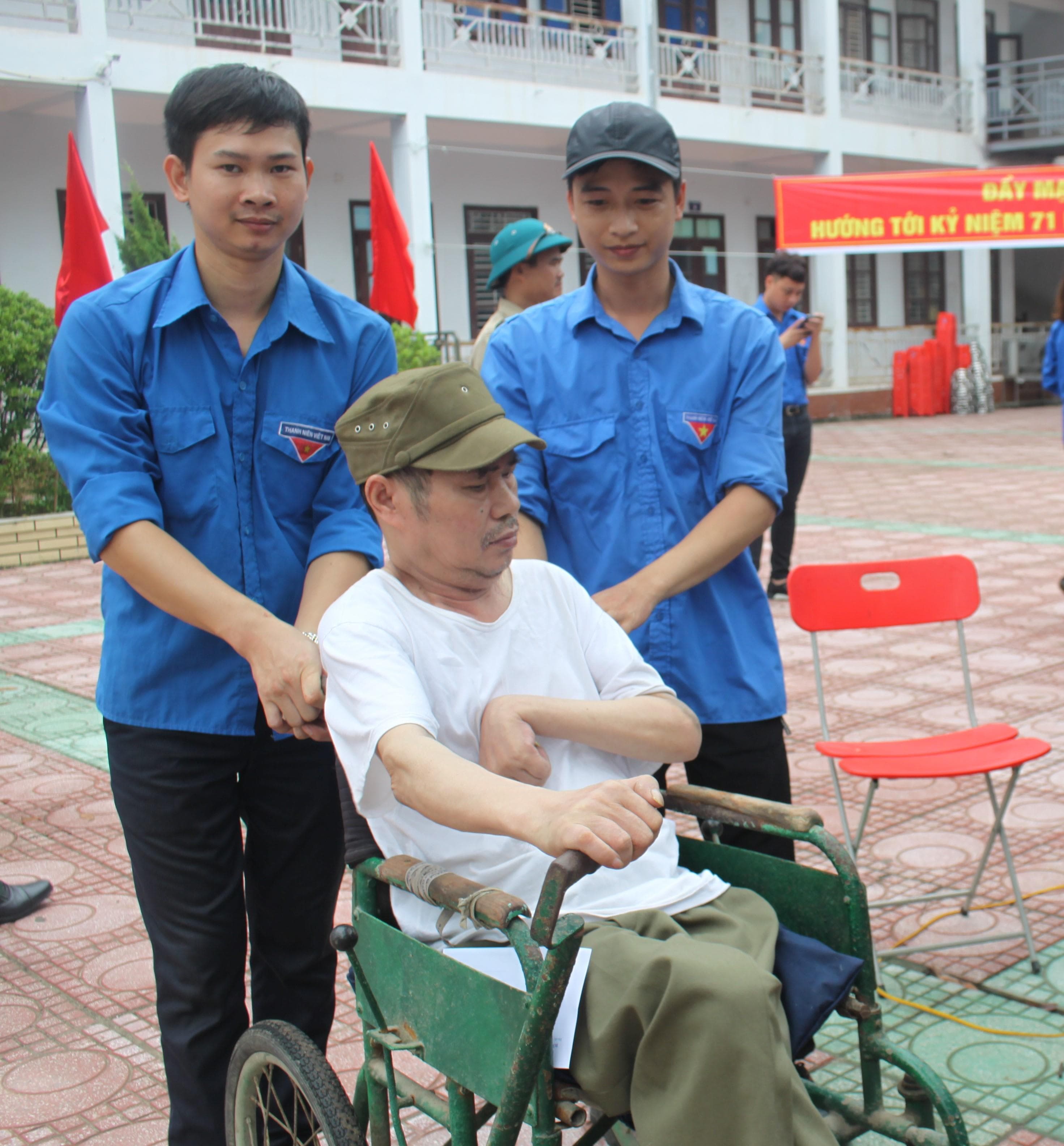 Tình cảm, trách nhiệm với thế hệ cha anh
