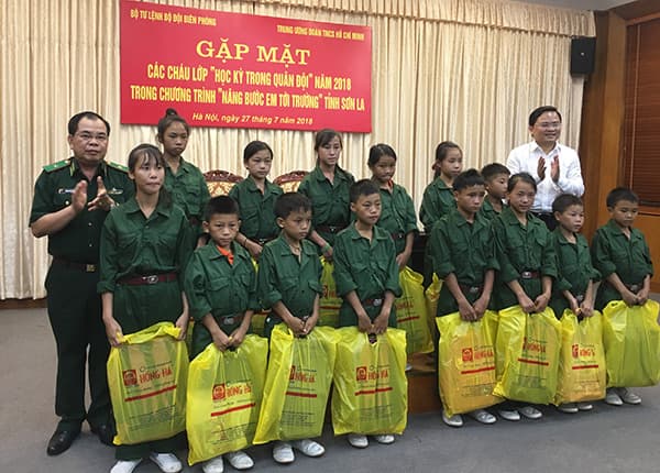 Gặp mặt các học viên tham gia chương trình học kỳ Quân đội