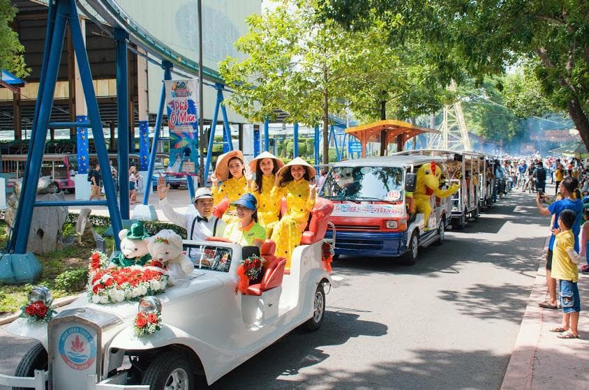 Độc đáo Ngày hội xe cổ Sài Gòn năm 2018