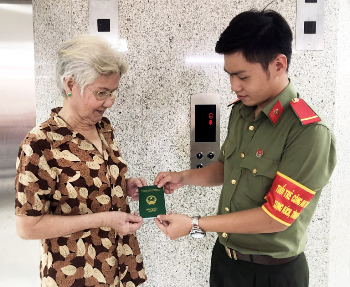 Hỗ trợ cấp, đổi hộ chiếu miễn phí cho thương binh, người có công với cách mạng