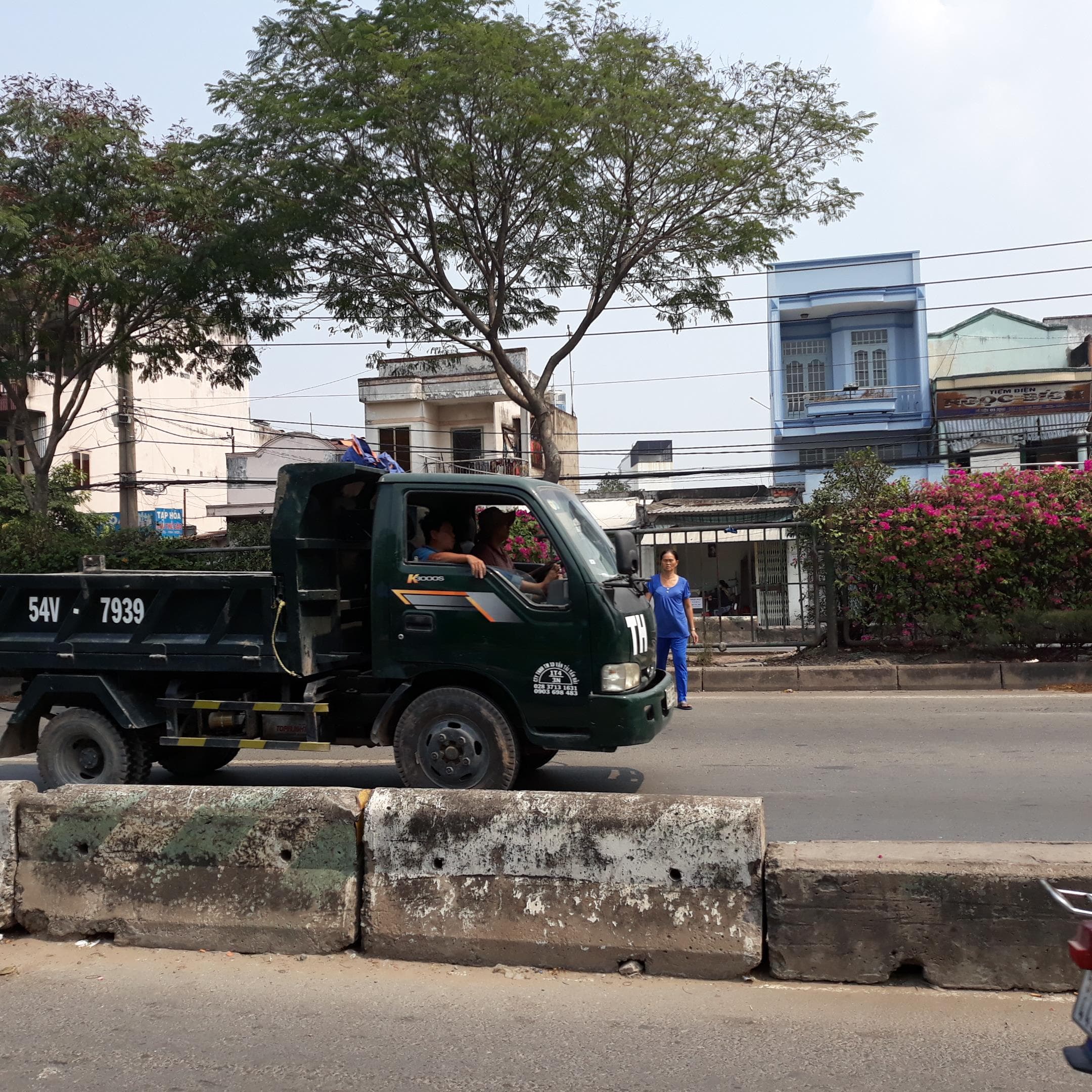 Nguy hiểm khi phá dải phân cách