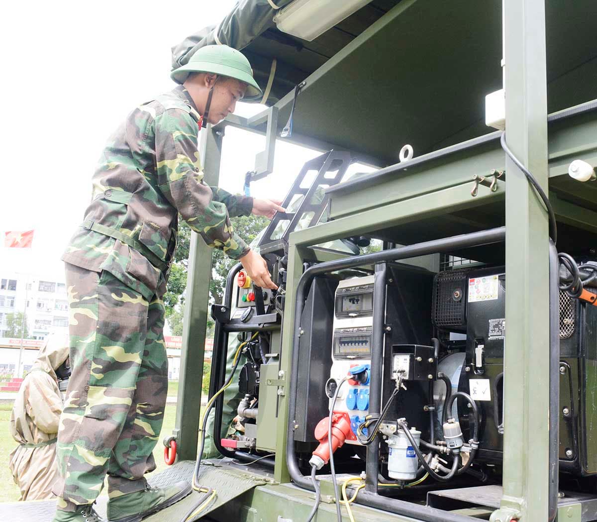 Một ngày huấn luyện của bộ đội phòng hóa