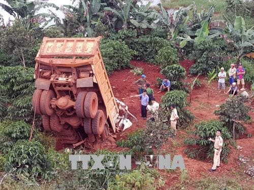 Đắk Nông: Xe ben lao xuống vực sâu, tài xế tử vong