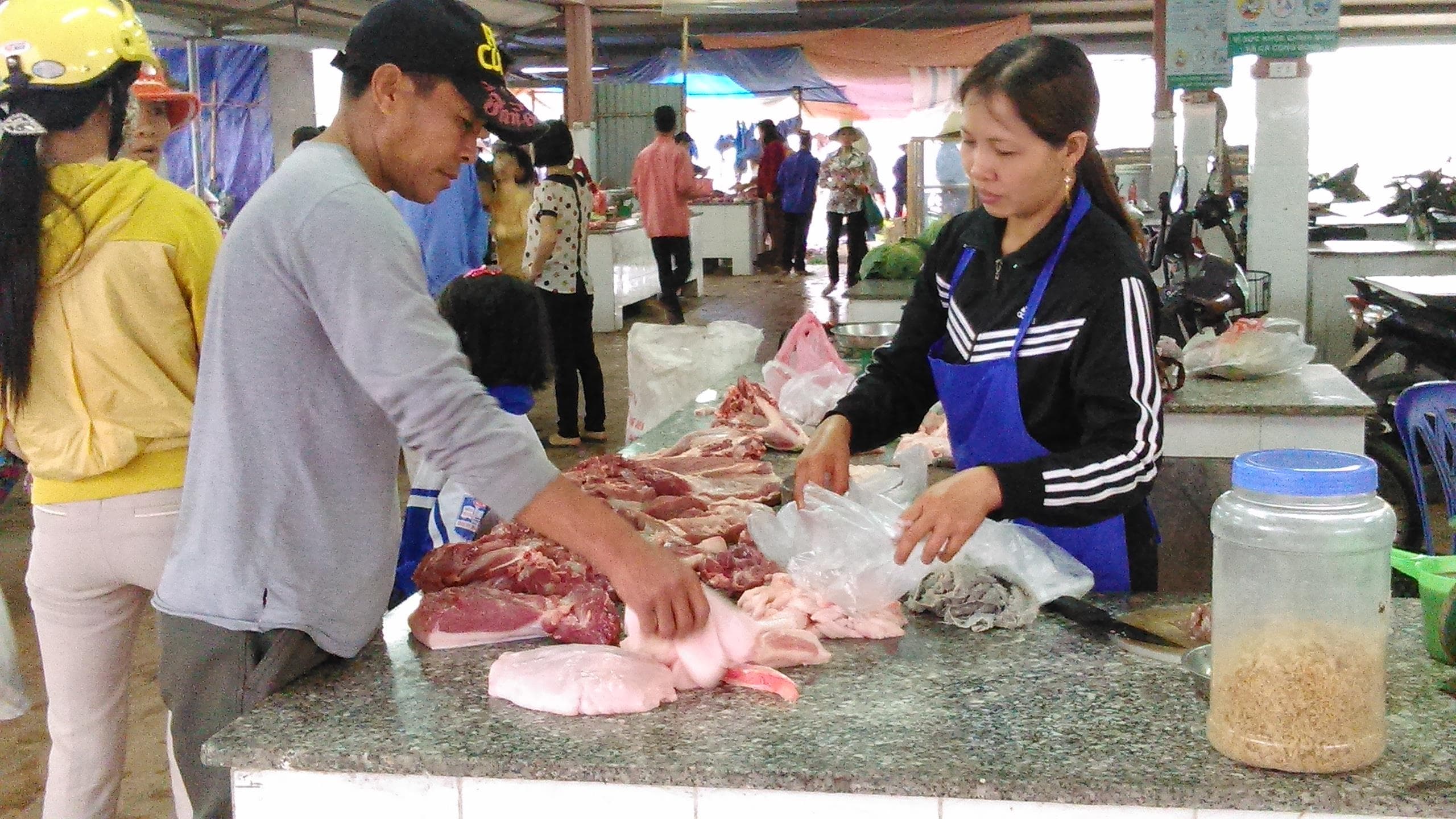 Giá thịt lợn hơi tăng mạnh - Vì sao?