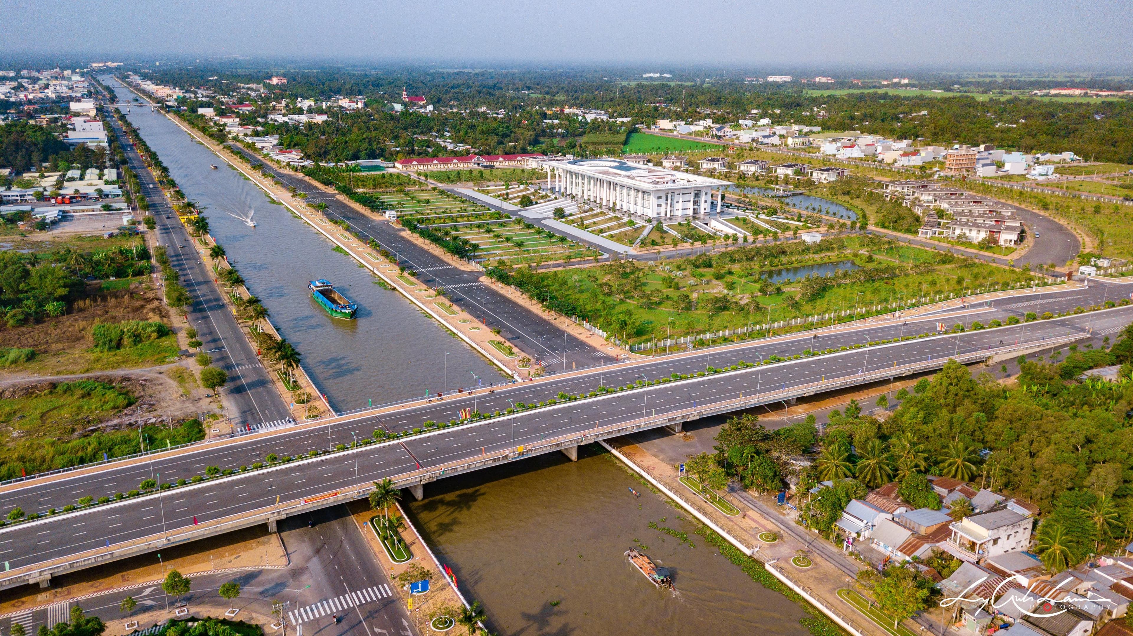 "Doanh nghiệp khó, có chính quyền"