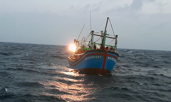 Kịp thời cứu kéo Tàu BĐ 97490 TS bị nạn ở vùng biển Trường Sa